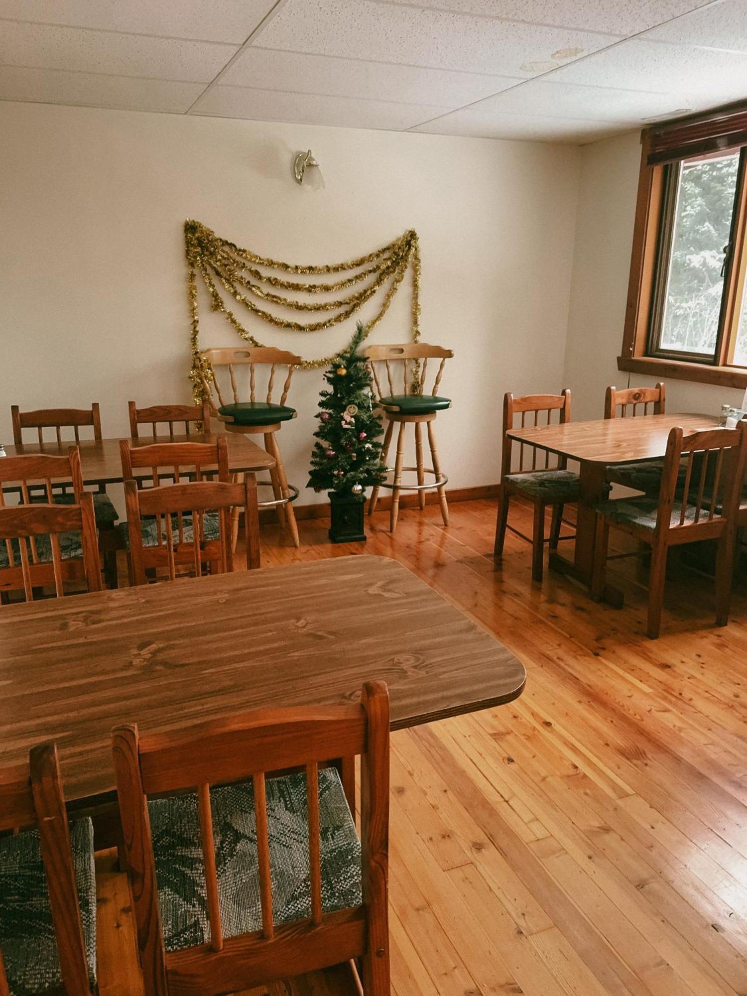 Alpine Meadows Lodge Golden Ngoại thất bức ảnh