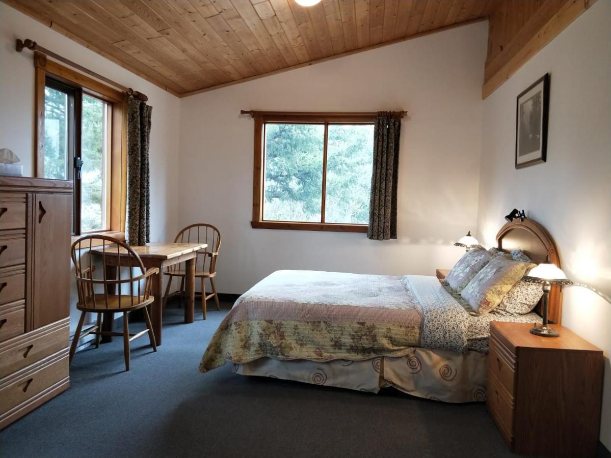 Alpine Meadows Lodge Golden Ngoại thất bức ảnh